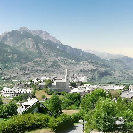 Appartement Paisible A Saint-Crepin Avec Vue Sur La Montagne Luaran gambar