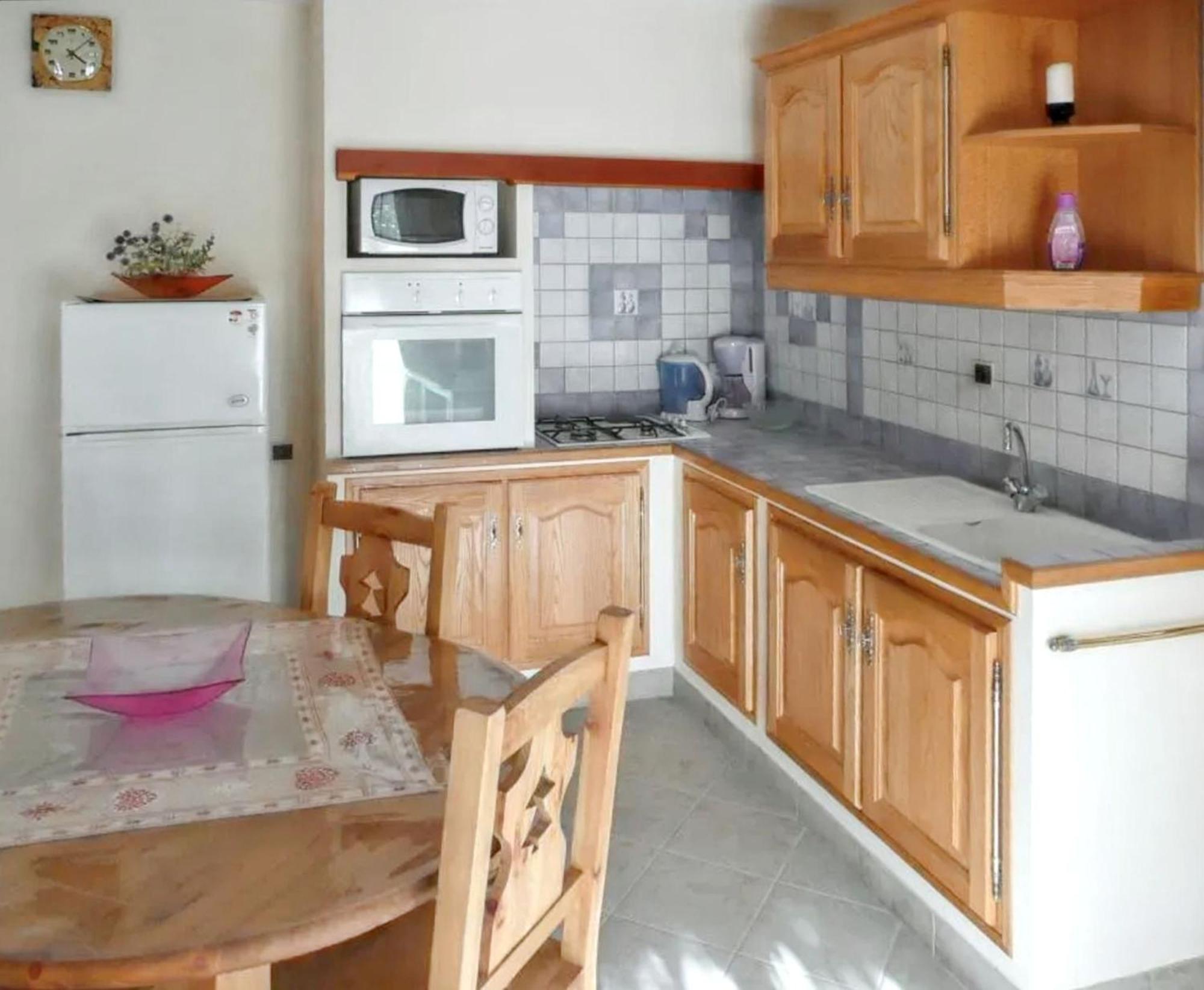 Appartement Paisible A Saint-Crepin Avec Vue Sur La Montagne Luaran gambar
