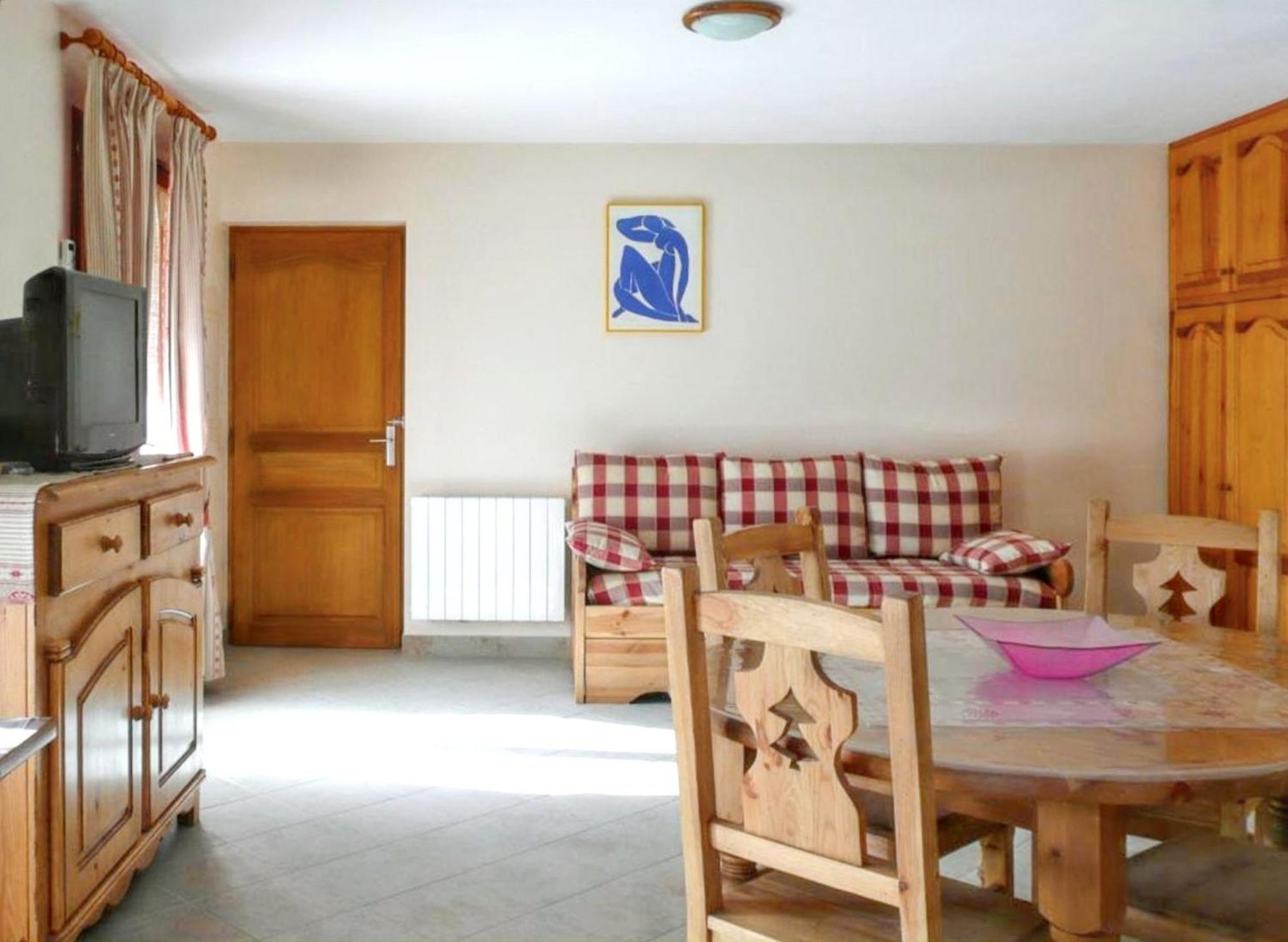 Appartement Paisible A Saint-Crepin Avec Vue Sur La Montagne Luaran gambar