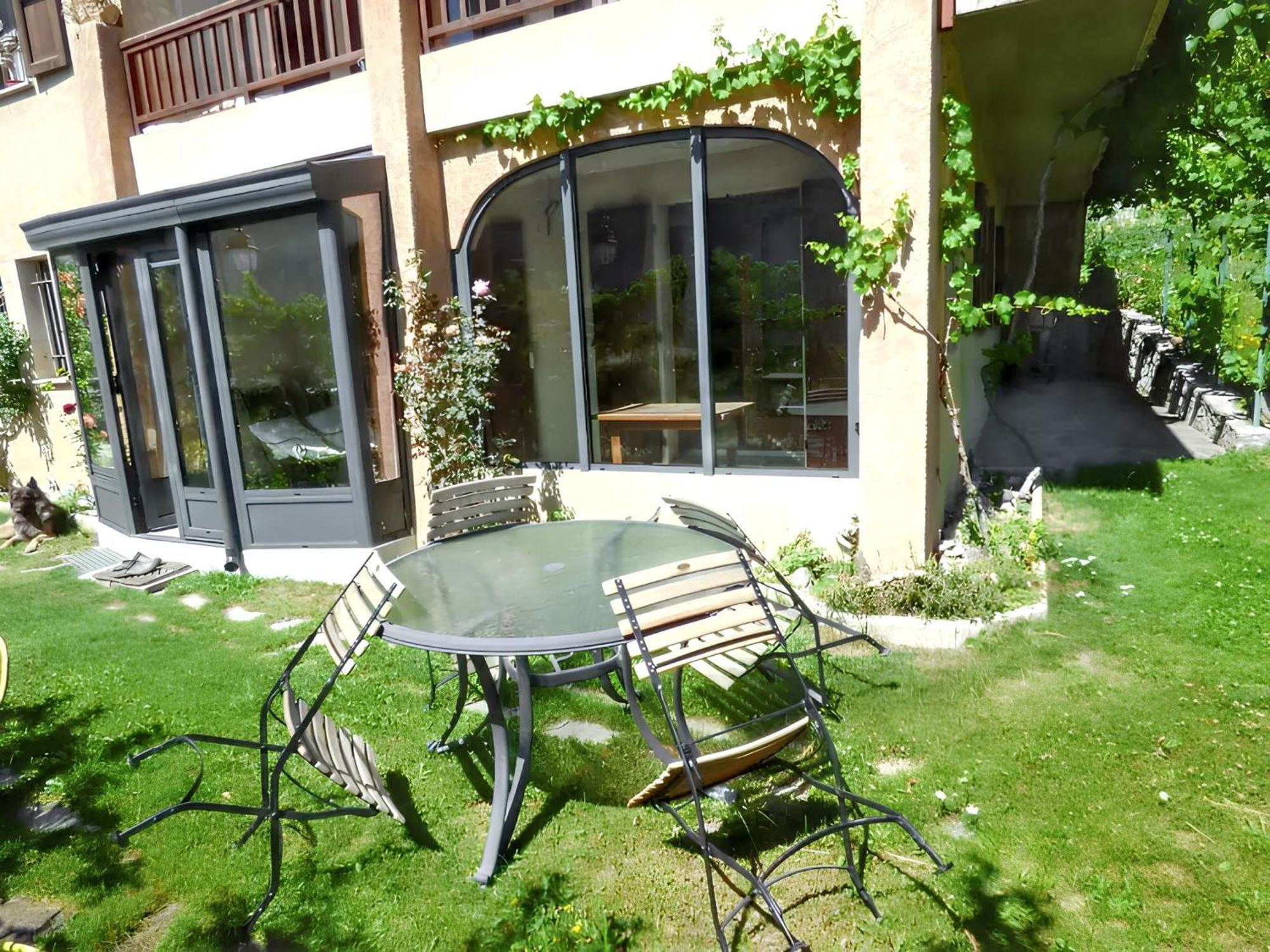 Appartement Paisible A Saint-Crepin Avec Vue Sur La Montagne Luaran gambar