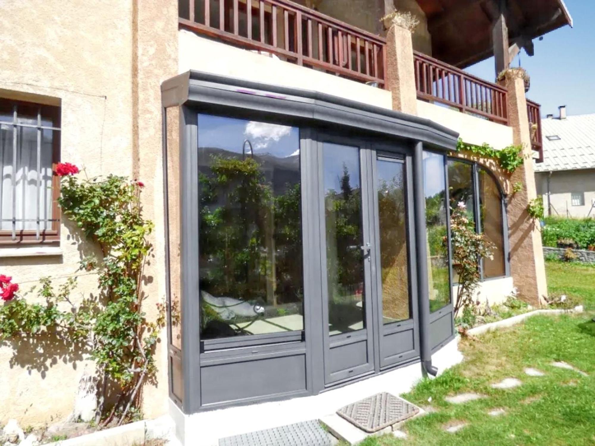 Appartement Paisible A Saint-Crepin Avec Vue Sur La Montagne Luaran gambar